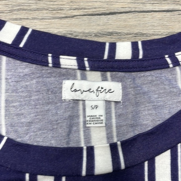 Love, fire Women’s Navy Blue and White Striped High Low Top, size small - Picture 2 of 9